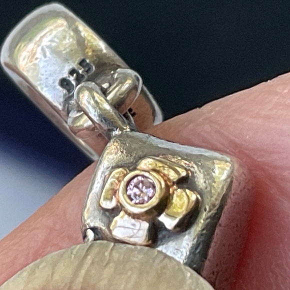 Pandora two tone baby shoes charm with 14k gold - Picture 5 of 6